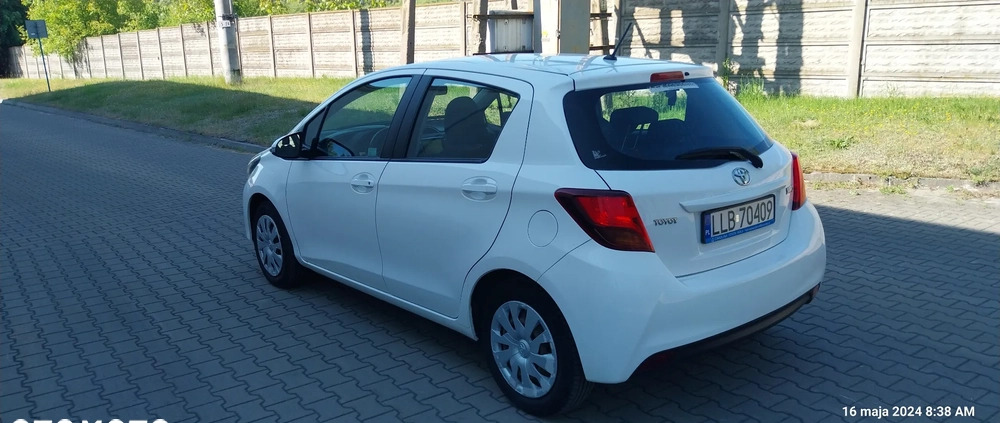 Toyota Yaris cena 32900 przebieg: 241706, rok produkcji 2015 z Lubartów małe 154